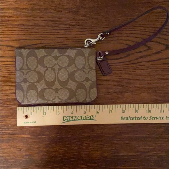 Coach wristlet - Picture 2 of 4